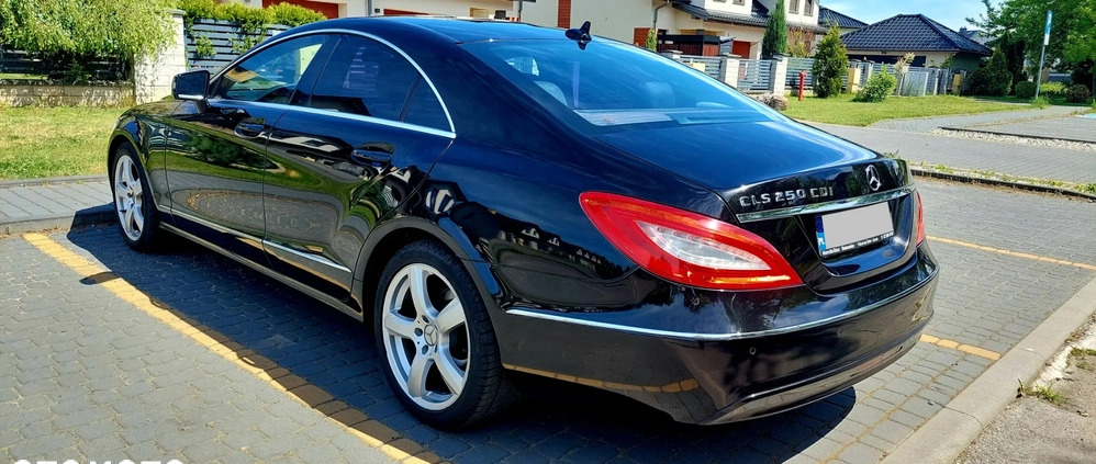 Mercedes-Benz CLS cena 57700 przebieg: 129300, rok produkcji 2012 z Czeladź małe 172